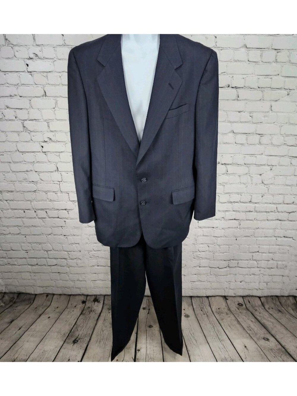 VTG Colours By Alexander Julian Navy Pinstriped Suit 2 Button Notch USA 40 33x32